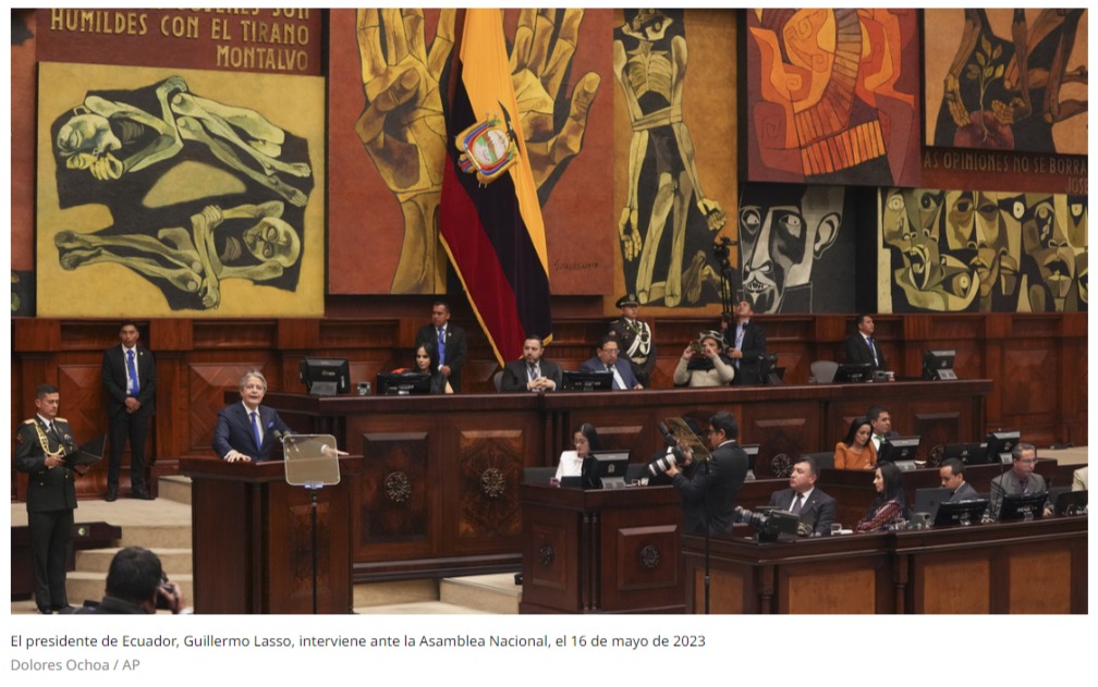 La reacción internacional a la 'muerte cruzada' decretada por Lasso en Ecuador