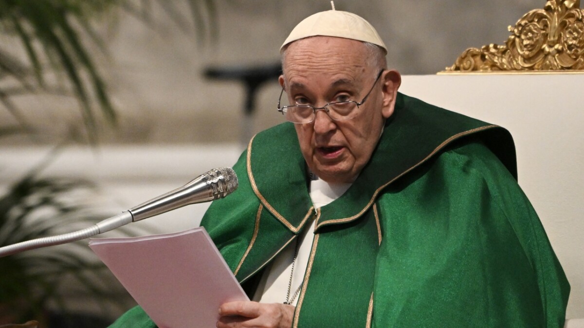 El papa critica la indiferencia ante las personas que viven al margen de la sociedad