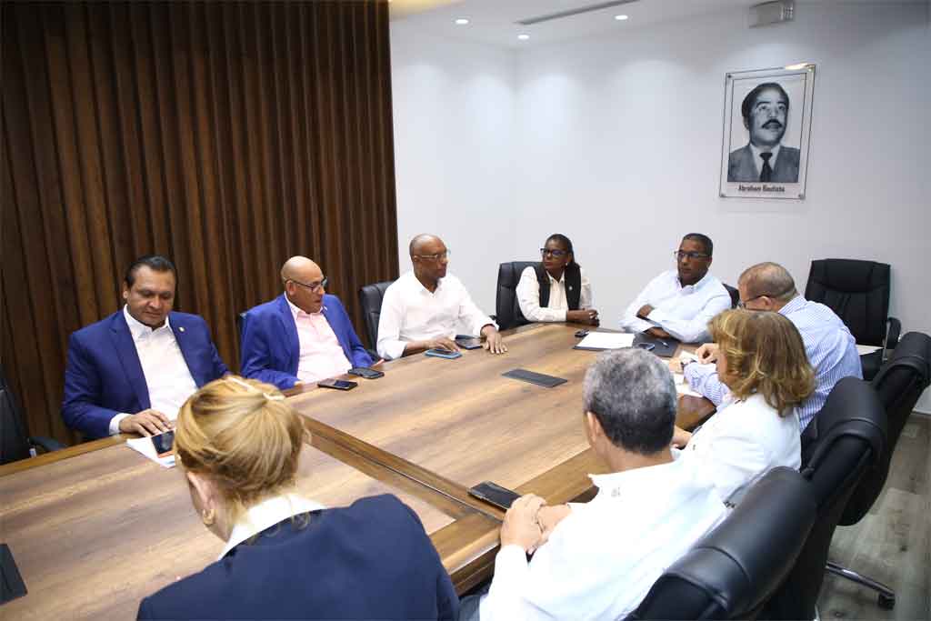 Proyecto de ley contra violencia femenina a análisis en Dominicana (+Foto)