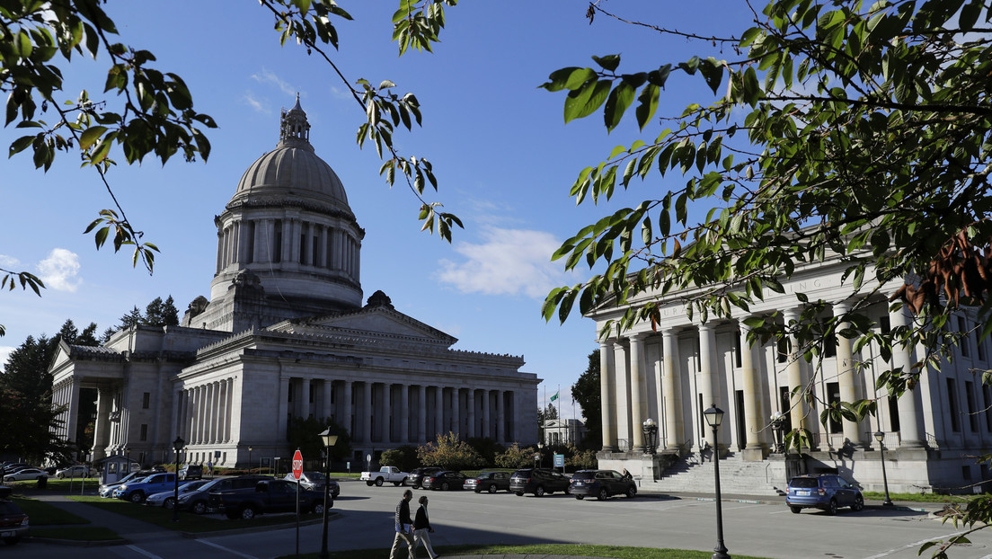 Congresistas votan a favor de someter a juicio político al jefe de seguridad fronteriza e inmigración de EE.UU.
