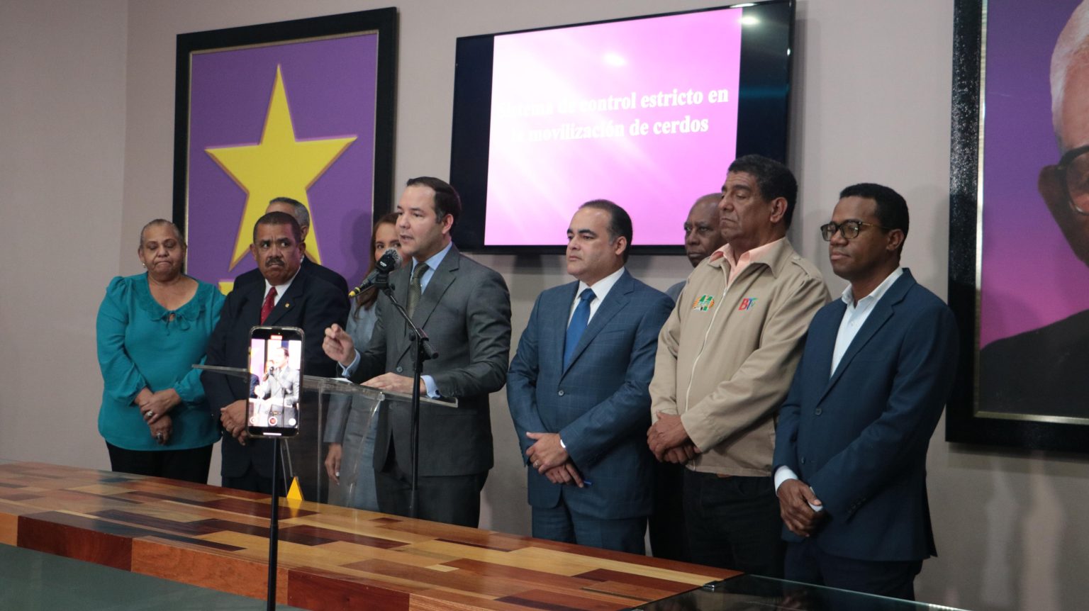 PLD presenta propuestas para eliminar la peste porcina