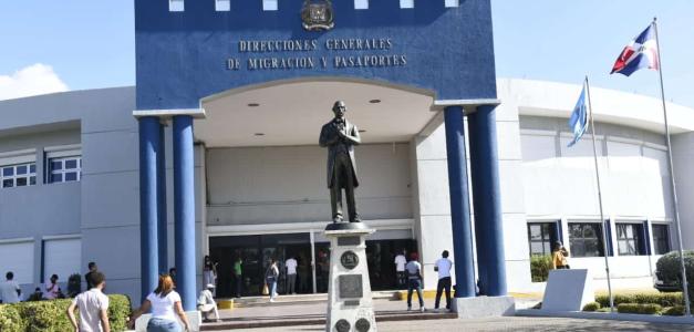 Migración dice captura 1,105 haitianos ilegales en dos días, pero el país sigue lleno de haitianos, y llegando más