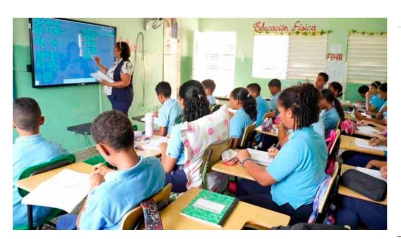 Ministro dominicano plantea transformar el sistema educativo